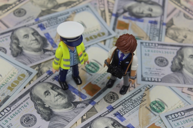 Read more about the article How a Defense Attorney Can Help With Embezzlement Charges