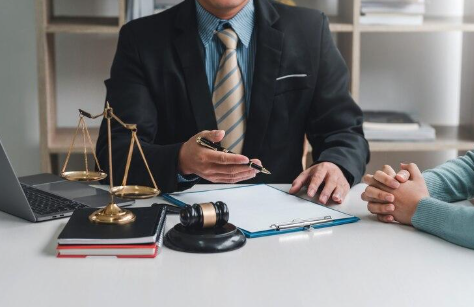 Read more about the article Who is a Military Defense Attorney and What Do They Do?