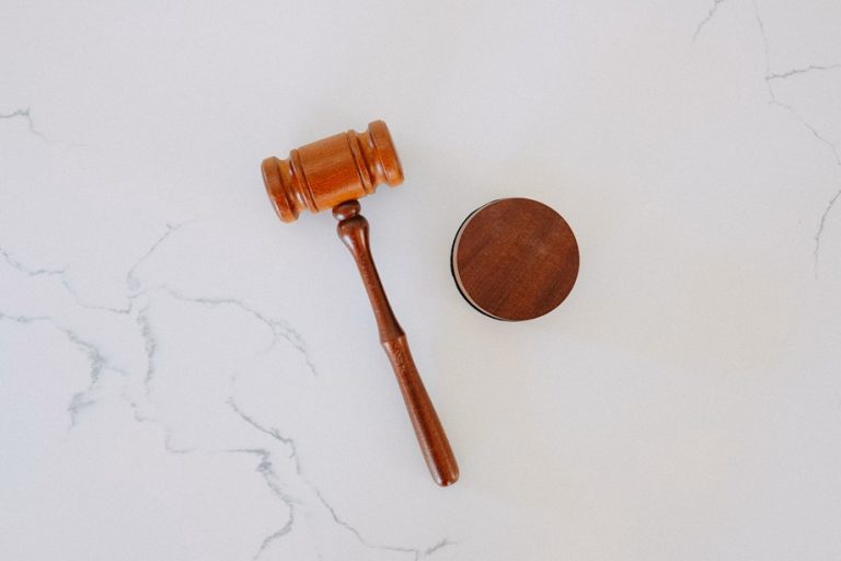 Read more about the article When to Take Legal Action If You Fall Victim to Fraud