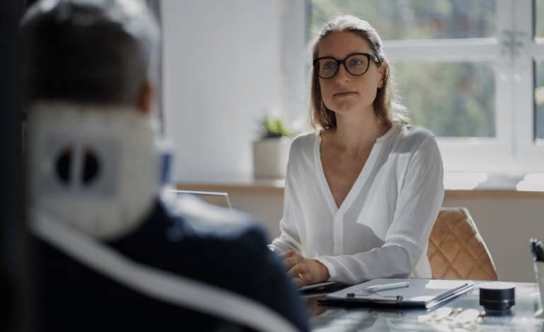 Read more about the article Navigating the Legal Labyrinth: Why a Brampton Criminal Lawyer is Your Essential Advocate