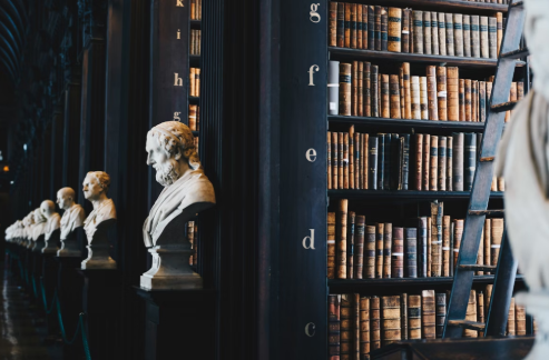 Read more about the article The Rise of Digital Law Firms: What It Means for Everyday Legal Needs
